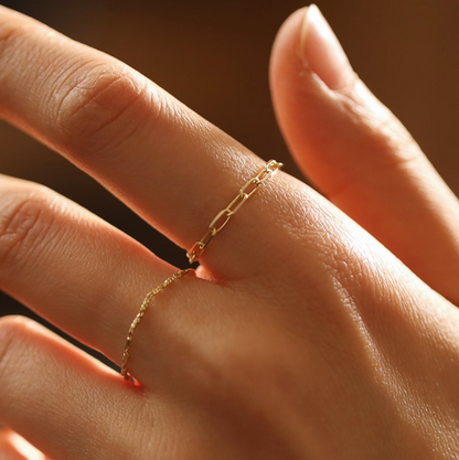 Petit Paper Clip Chain Ring